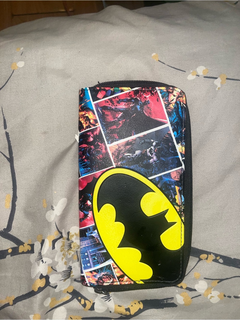 DC Comics Batman Black & Yellow Zip Phone Wallet Case with Comic Panels
